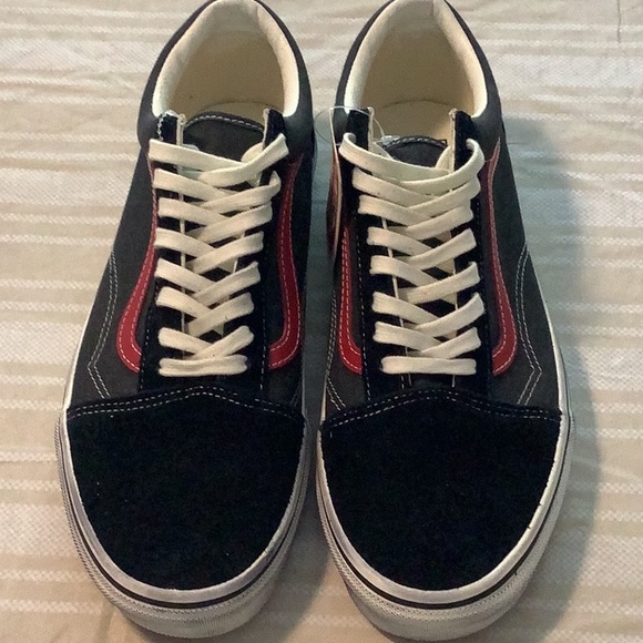 Classic Black and Red Men's Sneakers - Picture 1 of 7